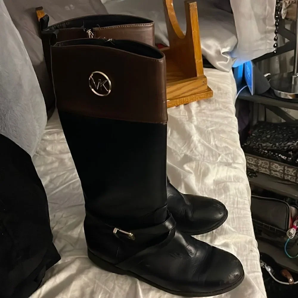 Michael Kors Emma two tone leather riding boots w/buckle/belt black sz 5